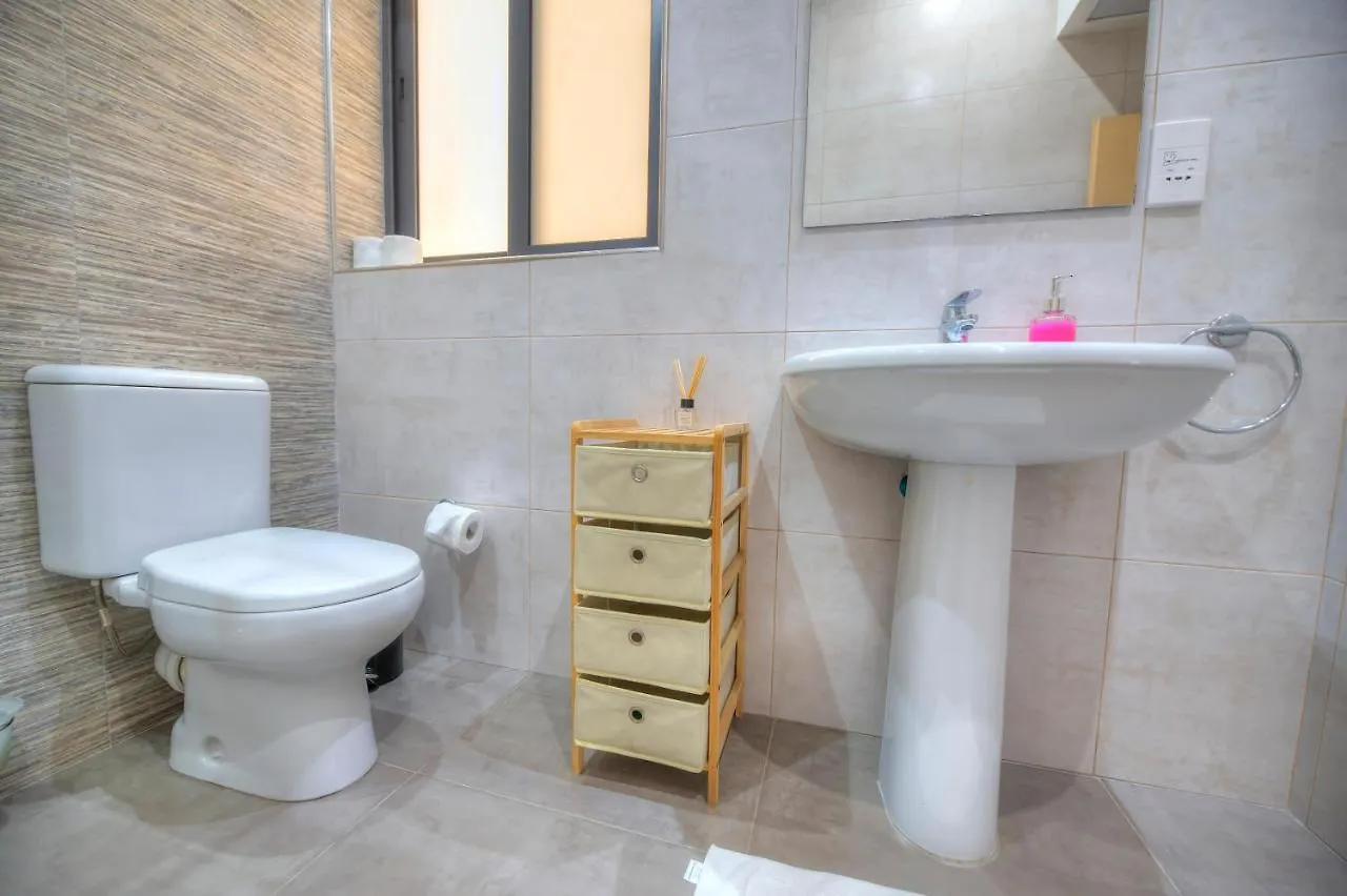 Spacious And Beautifully Furnished 3 Bedrooms/3Bathrooms Apartment With 2 Balconies Wvid1-1 Gzira