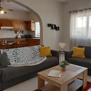  Apartment Nr41 - Close To Village Centre, Promenade, Shops & Restaurants