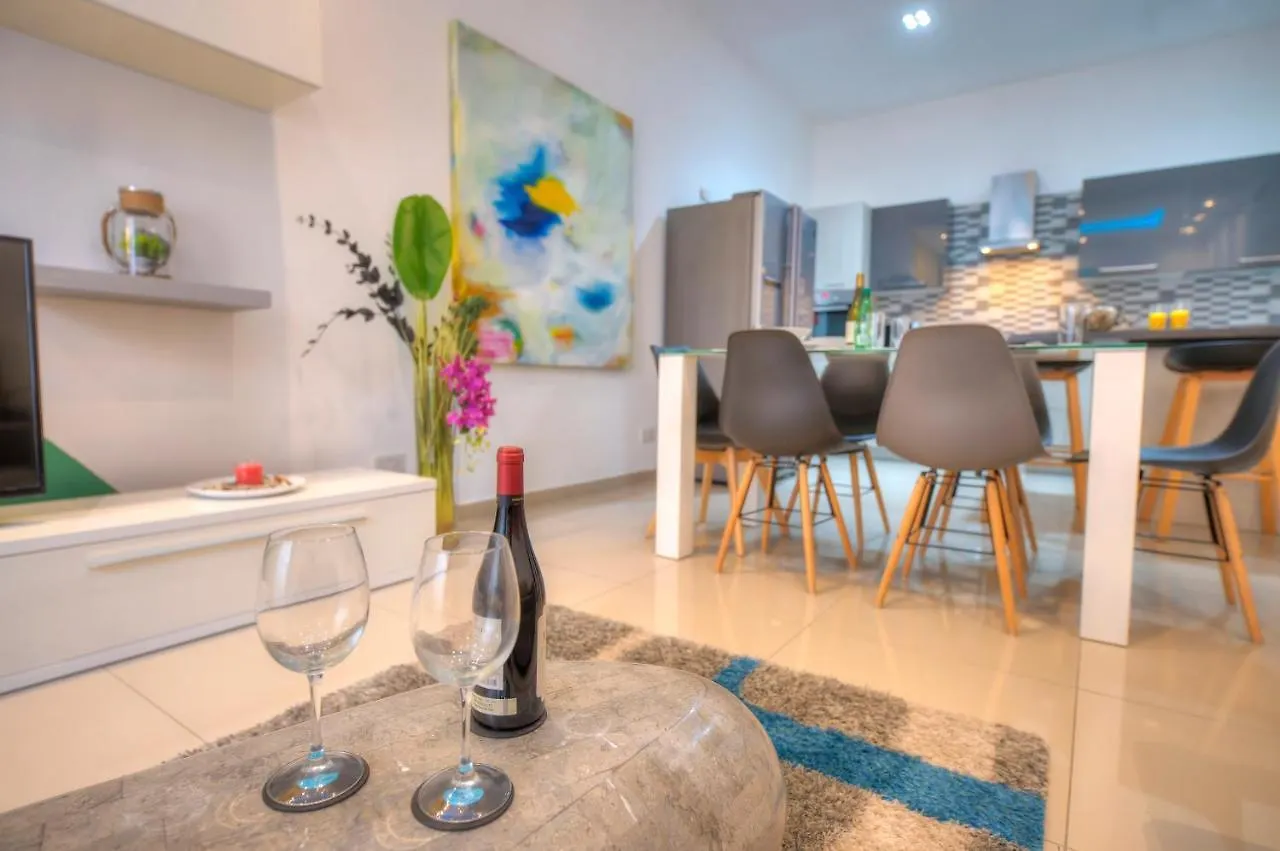 Spacious And Beautifully Furnished 3 Bedrooms/3Bathrooms Apartment With 2 Balconies Wvid1-1 Gzira 0*,  Malta