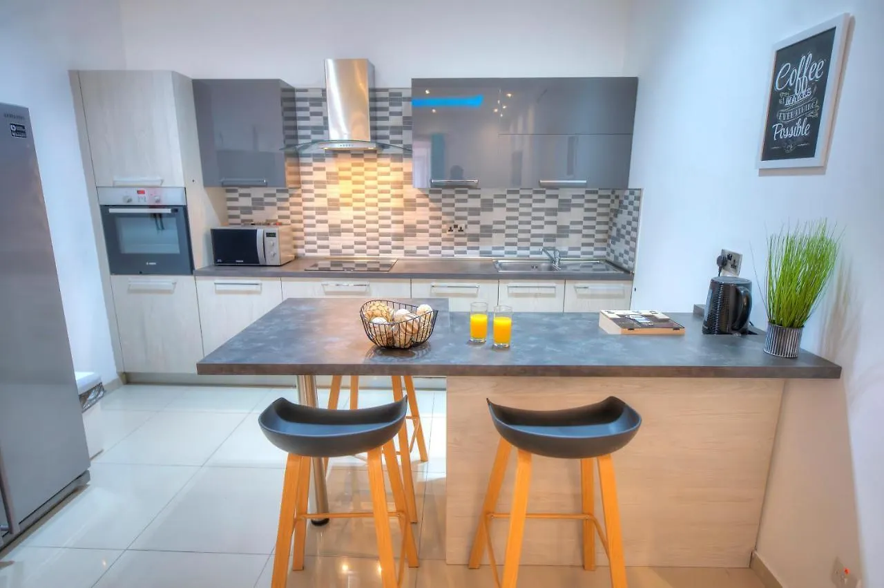 Spacious And Beautifully Furnished 3 Bedrooms/3Bathrooms Apartment With 2 Balconies Wvid1-1 Gzira
