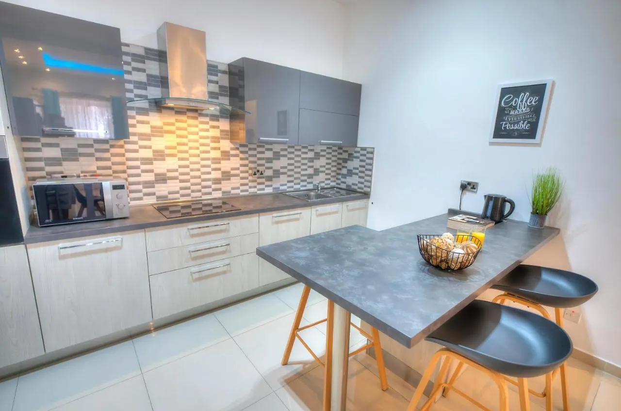 Spacious And Beautifully Furnished 3 Bedrooms/3Bathrooms Apartment With 2 Balconies Wvid1-1 Gzira 0*,