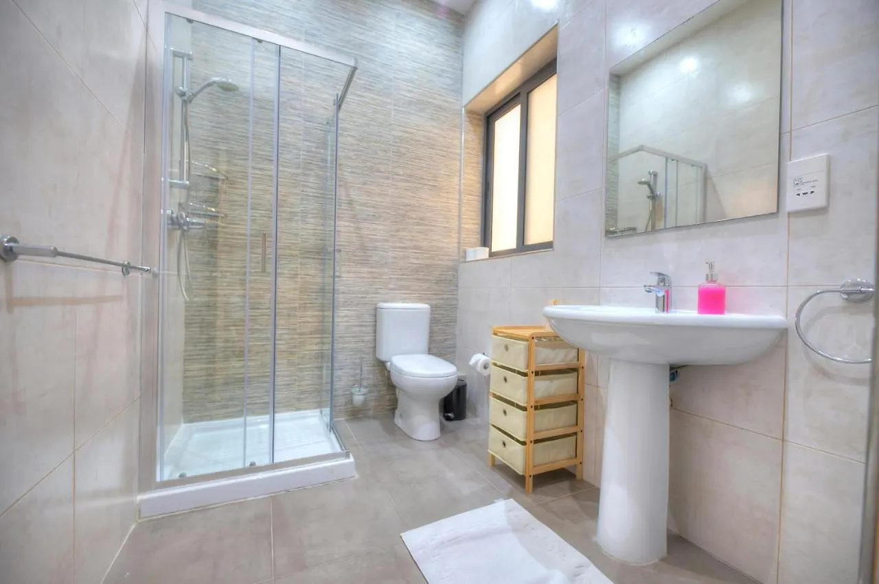 Spacious And Beautifully Furnished 3 Bedrooms/3Bathrooms Apartment With 2 Balconies Wvid1-1 Gzira 0*,  Malta