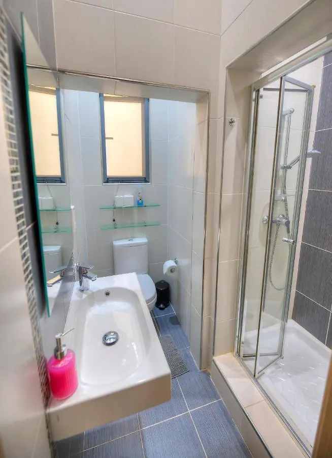 Spacious And Beautifully Furnished 3 Bedrooms/3Bathrooms Apartment With 2 Balconies Wvid1-1 Gzira Malta